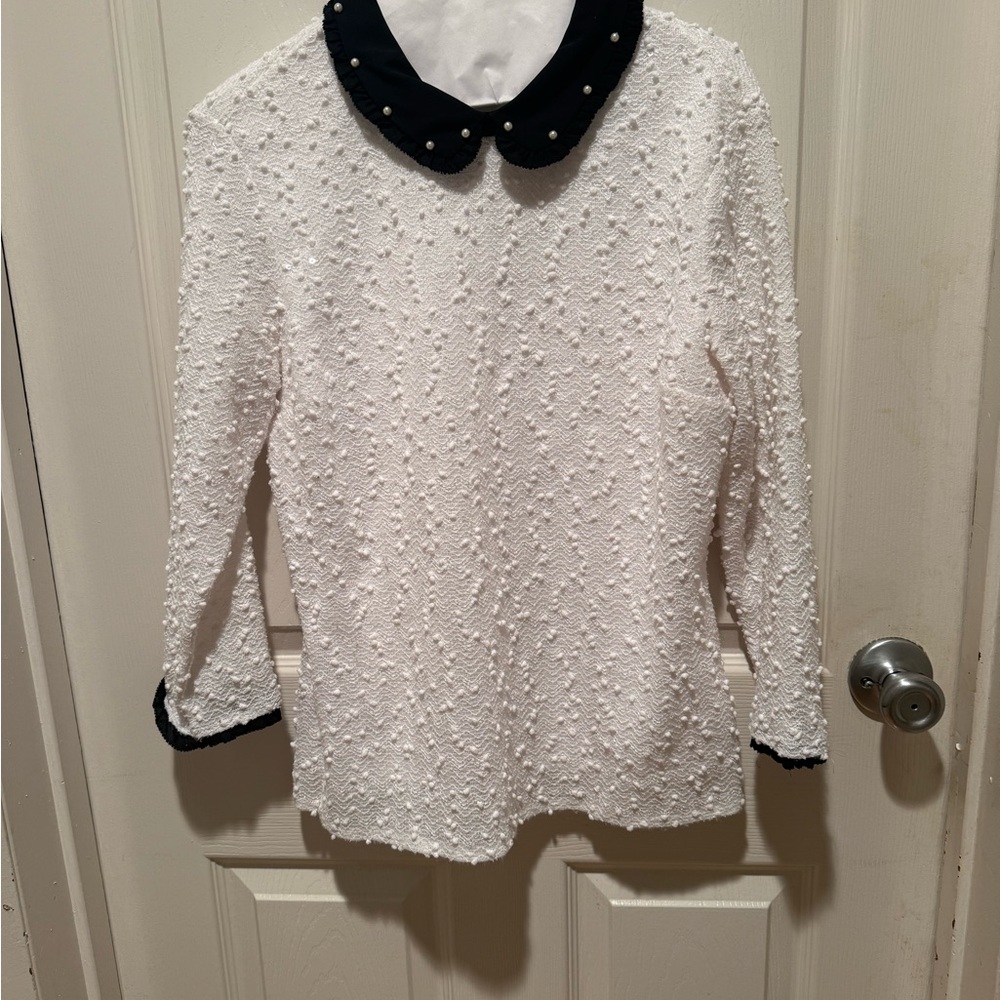 Elle White Textured Top with Black Collar